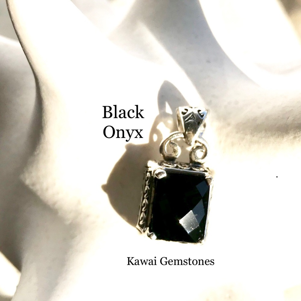 ✨Black Onyx Pendant✨